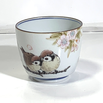 Kanazawa Kutani Yaki Sake cup Sakurasuzume